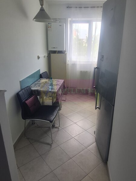 Apartament cu 2 camere de vanzare in Campina