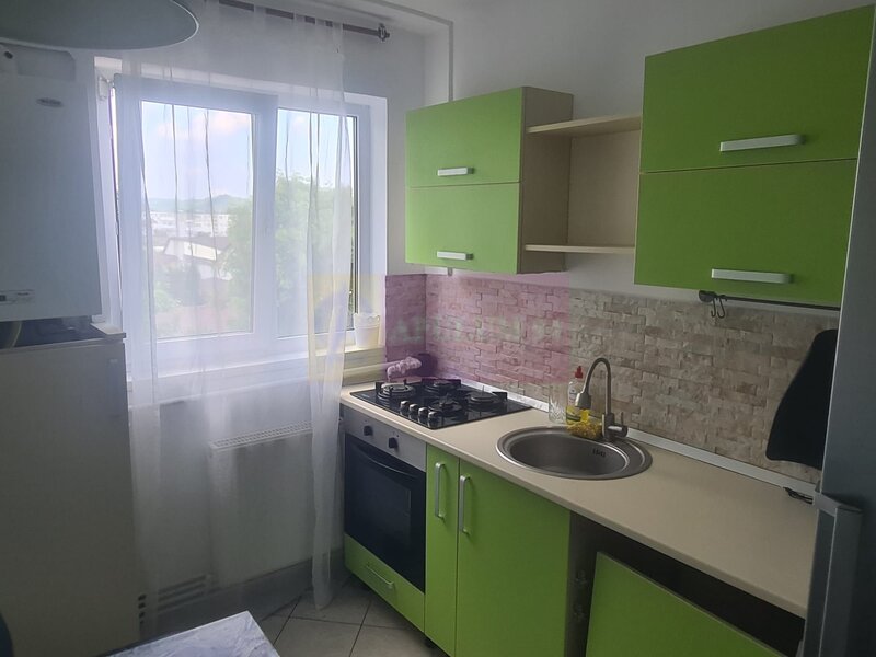 Apartament cu 2 camere de vanzare in Campina