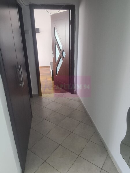 Apartament cu 2 camere de vanzare in Campina