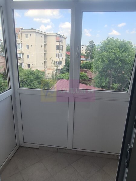 Apartament cu 2 camere de vanzare in Campina